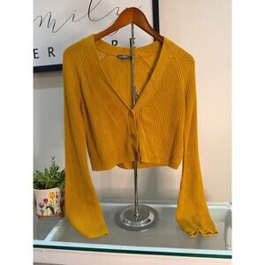 ✨ Freshman Gold Cropped Cardigan – Size Small (NWT) ✨